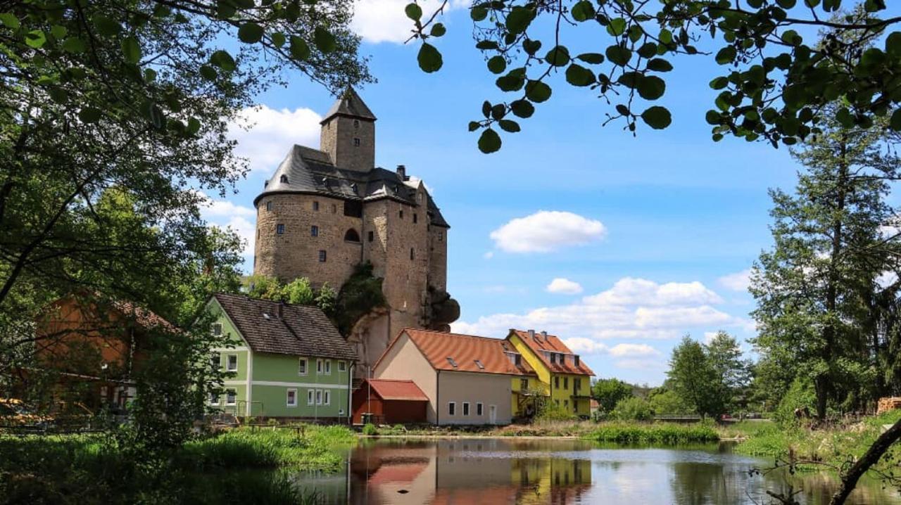 Ferienwohnung Und Sommerhaus Unter Der Burg Falkenberg  Buitenkant foto
